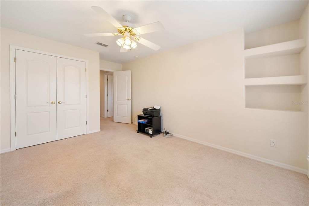 Под контрактом: $950,000 (5 спален, 3 ванн, 4191 Квадратных фут)