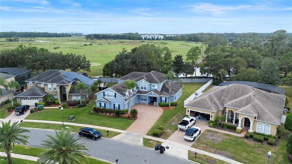 Под контрактом: $950,000 (5 спален, 3 ванн, 4191 Квадратных фут)