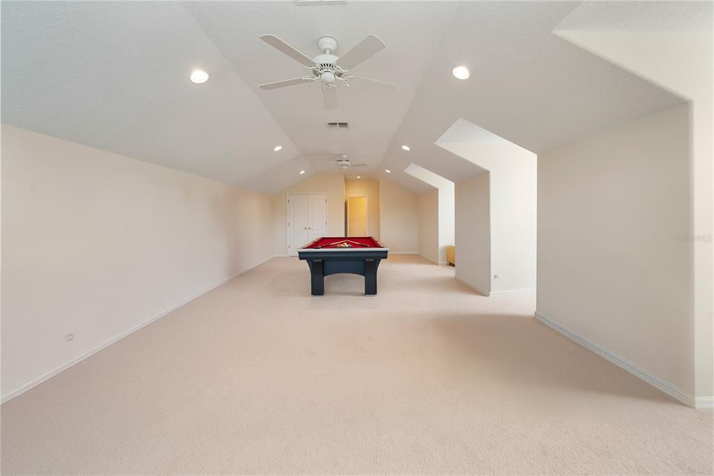 Под контрактом: $950,000 (5 спален, 3 ванн, 4191 Квадратных фут)