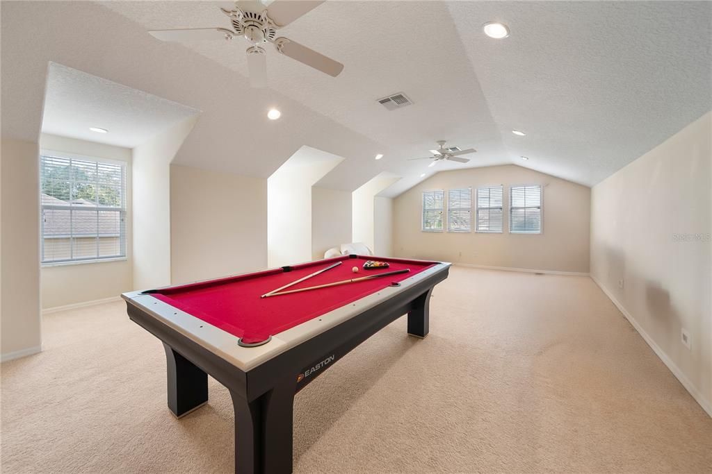 Под контрактом: $950,000 (5 спален, 3 ванн, 4191 Квадратных фут)