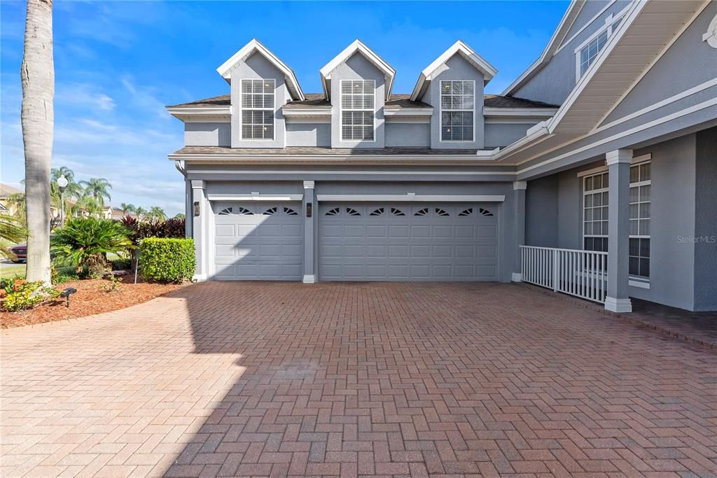 Под контрактом: $950,000 (5 спален, 3 ванн, 4191 Квадратных фут)