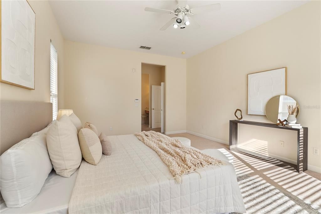 Под контрактом: $950,000 (5 спален, 3 ванн, 4191 Квадратных фут)