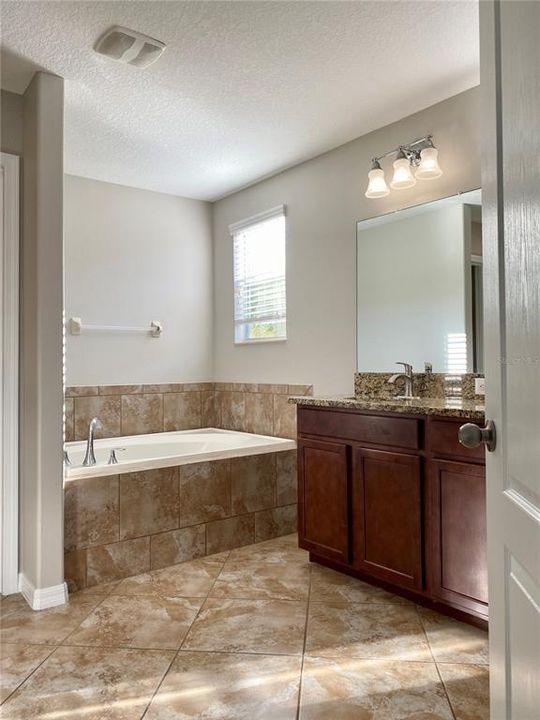 Active With Contract: $2,800 (4 beds, 2 baths, 2441 Square Feet)