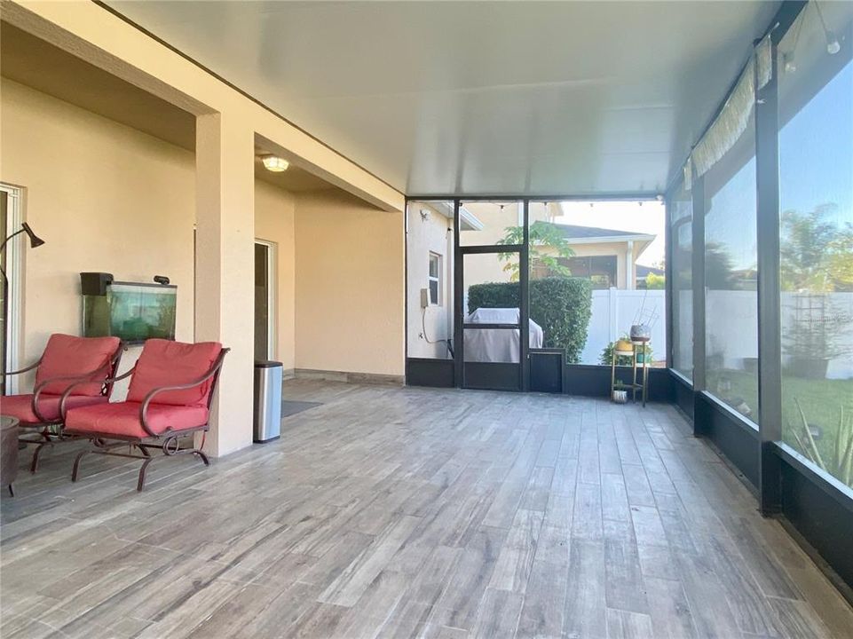 Active With Contract: $2,800 (4 beds, 2 baths, 2441 Square Feet)