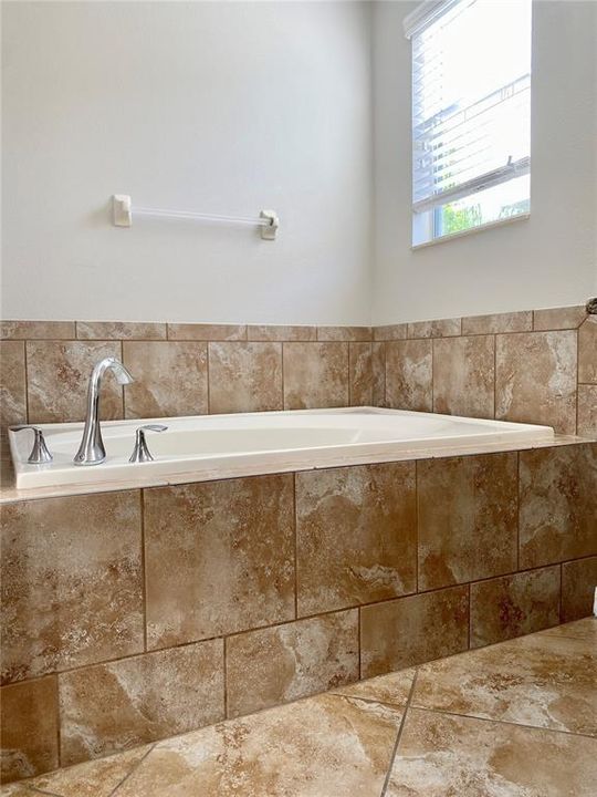 Active With Contract: $2,800 (4 beds, 2 baths, 2441 Square Feet)