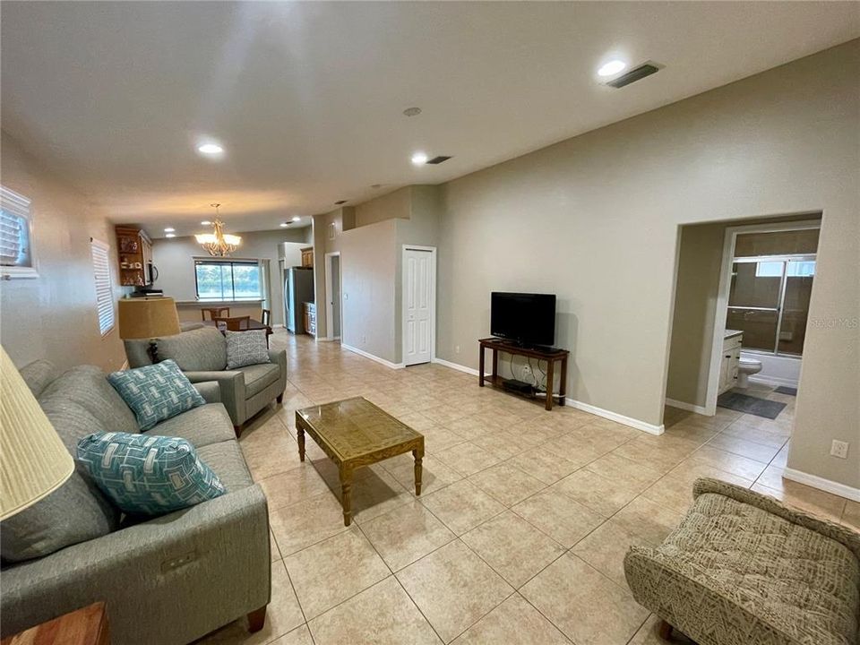 En Renta: $2,400 (3 camas, 2 baños, 1402 Pies cuadrados)