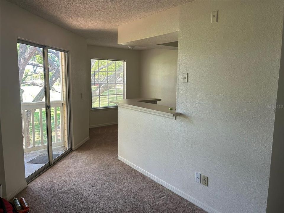 For Sale: $119,495 (1 beds, 1 baths, 673 Square Feet)