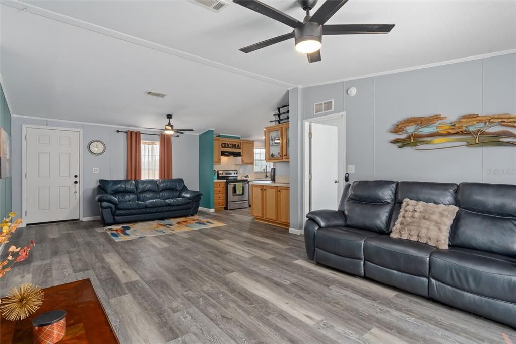 待售: $343,000 (3 贝兹, 2 浴室, 1248 平方英尺)