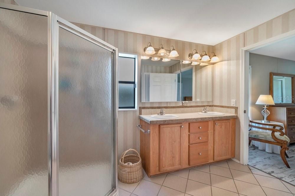 En Venta: $180,000 (3 camas, 2 baños, 1680 Pies cuadrados)