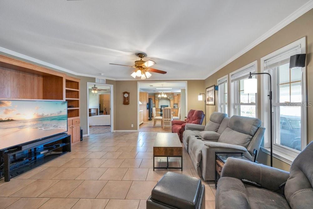 En Venta: $180,000 (3 camas, 2 baños, 1680 Pies cuadrados)