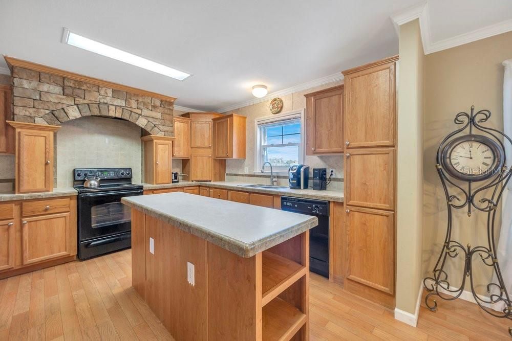 En Venta: $180,000 (3 camas, 2 baños, 1680 Pies cuadrados)