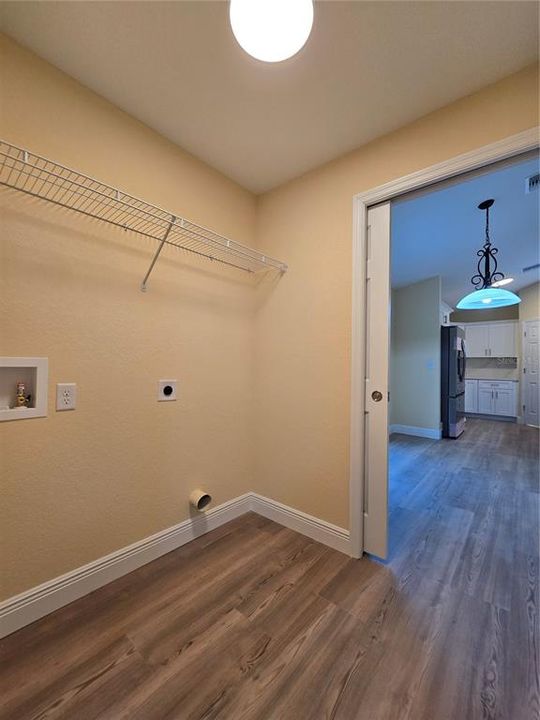 For Sale: $230,000 (3 beds, 2 baths, 1173 Square Feet)