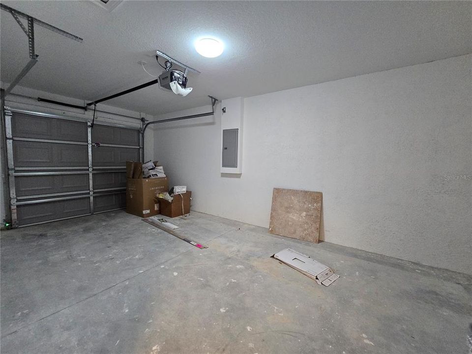 For Sale: $230,000 (3 beds, 2 baths, 1173 Square Feet)