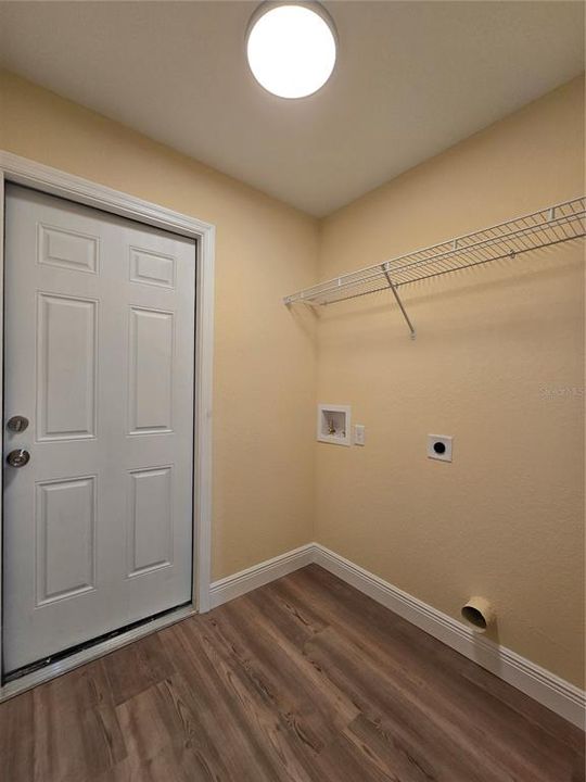 For Sale: $230,000 (3 beds, 2 baths, 1173 Square Feet)