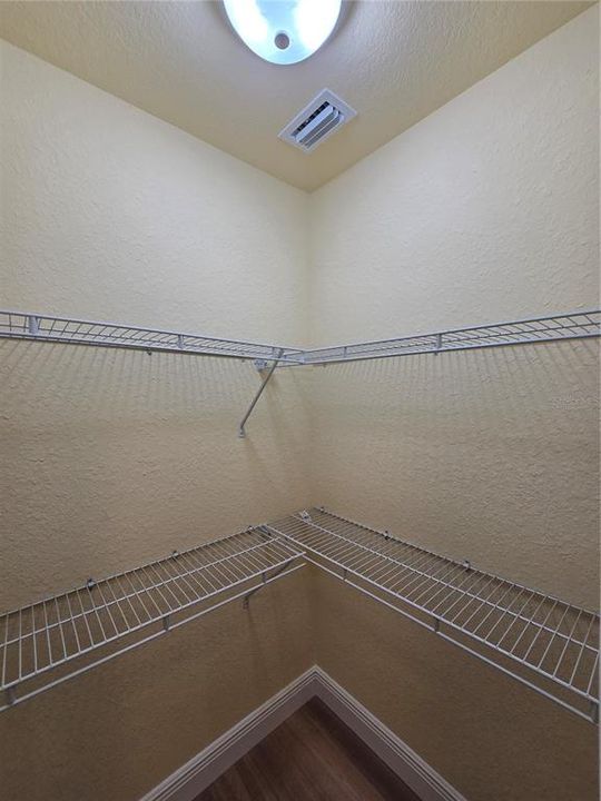 For Sale: $230,000 (3 beds, 2 baths, 1173 Square Feet)