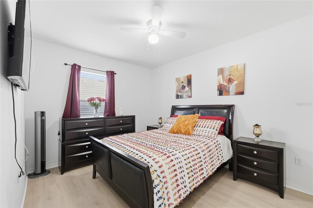 Active With Contract: $339,900 (3 beds, 2 baths, 1532 Square Feet)