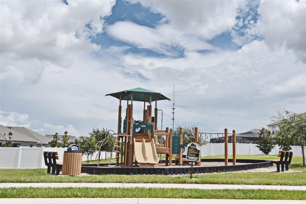 Active With Contract: $339,900 (3 beds, 2 baths, 1532 Square Feet)