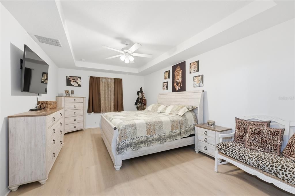 Active With Contract: $339,900 (3 beds, 2 baths, 1532 Square Feet)