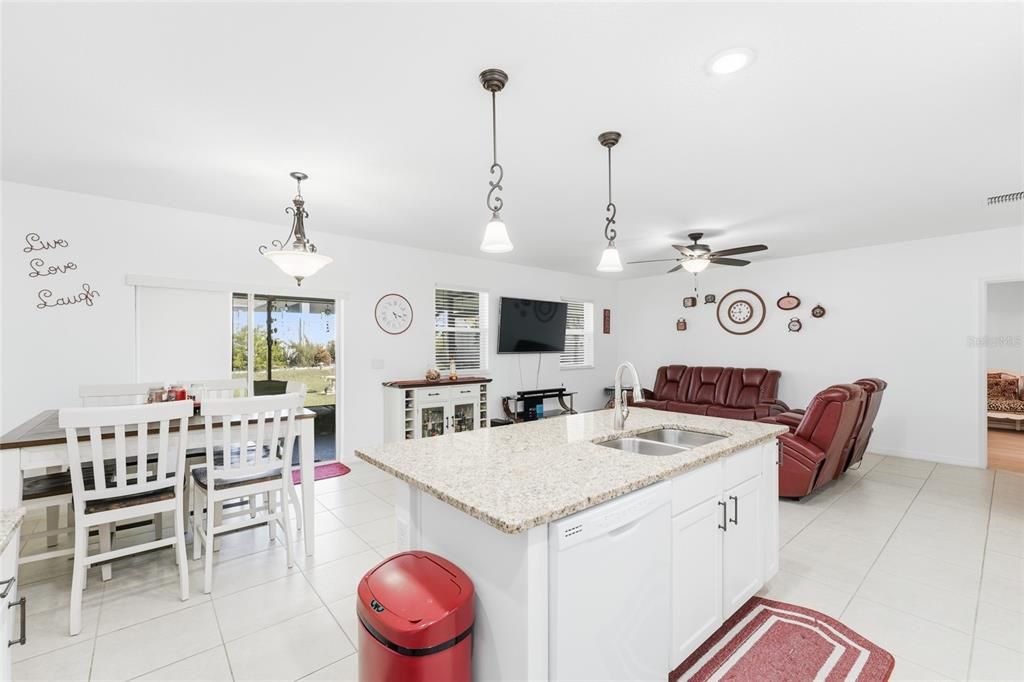 Active With Contract: $339,900 (3 beds, 2 baths, 1532 Square Feet)