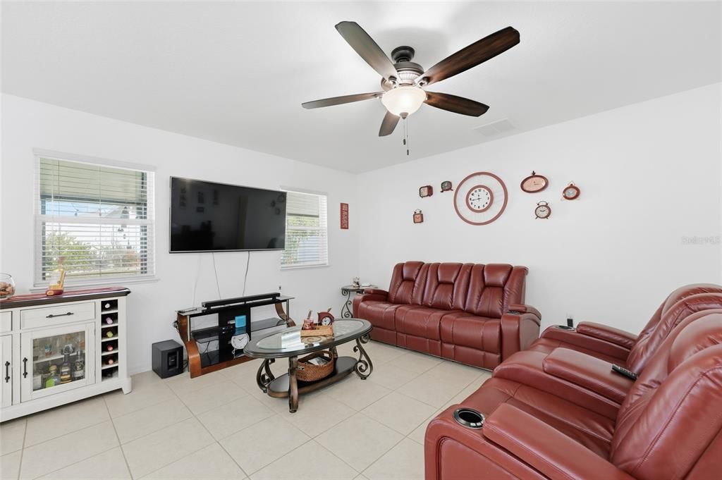 Active With Contract: $339,900 (3 beds, 2 baths, 1532 Square Feet)