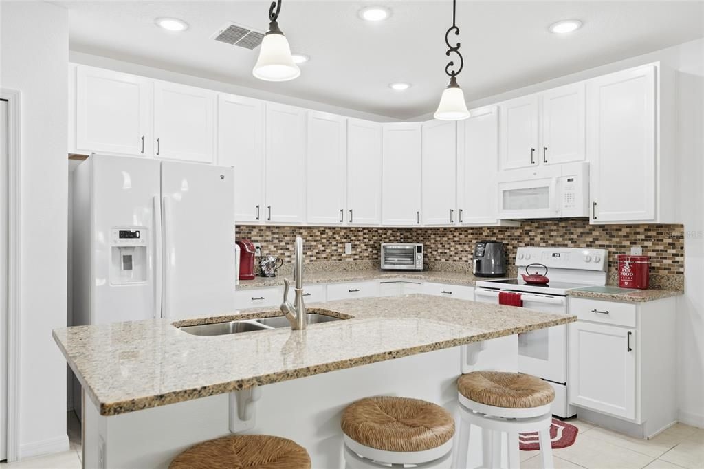 Active With Contract: $339,900 (3 beds, 2 baths, 1532 Square Feet)