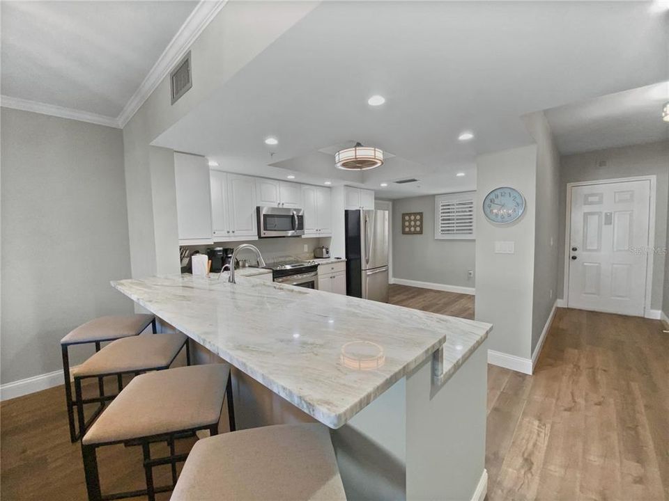 出租: $10,000 (2 贝兹, 2 浴室, 1957 平方英尺)