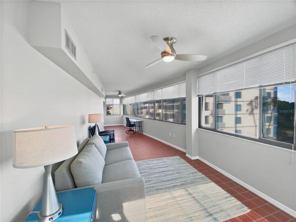 出租: $10,000 (2 贝兹, 2 浴室, 1957 平方英尺)