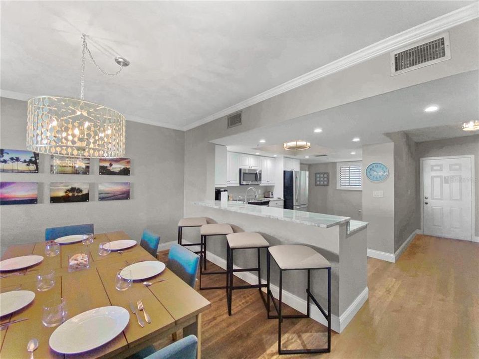 出租: $10,000 (2 贝兹, 2 浴室, 1957 平方英尺)