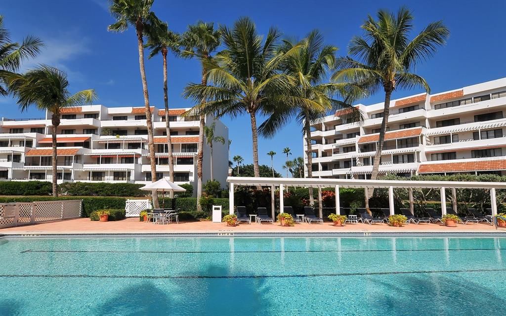 出租: $10,000 (2 贝兹, 2 浴室, 1957 平方英尺)