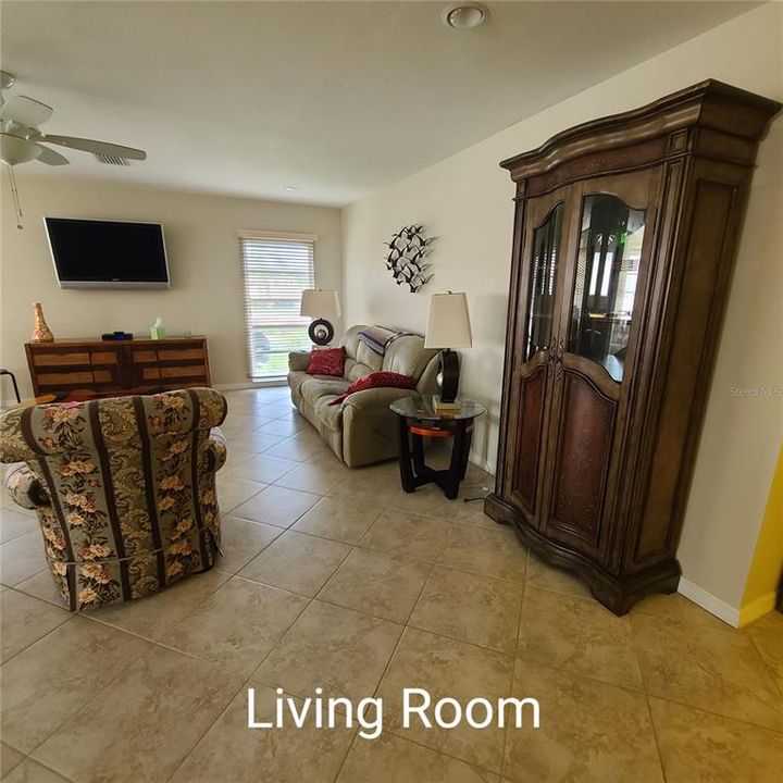 待售: $225,000 (3 贝兹, 2 浴室, 1410 平方英尺)