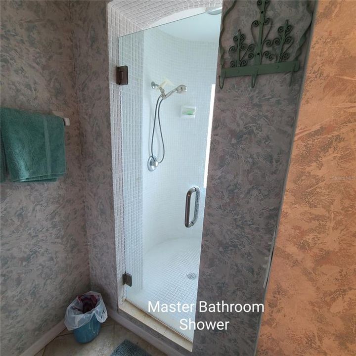 待售: $225,000 (3 贝兹, 2 浴室, 1410 平方英尺)