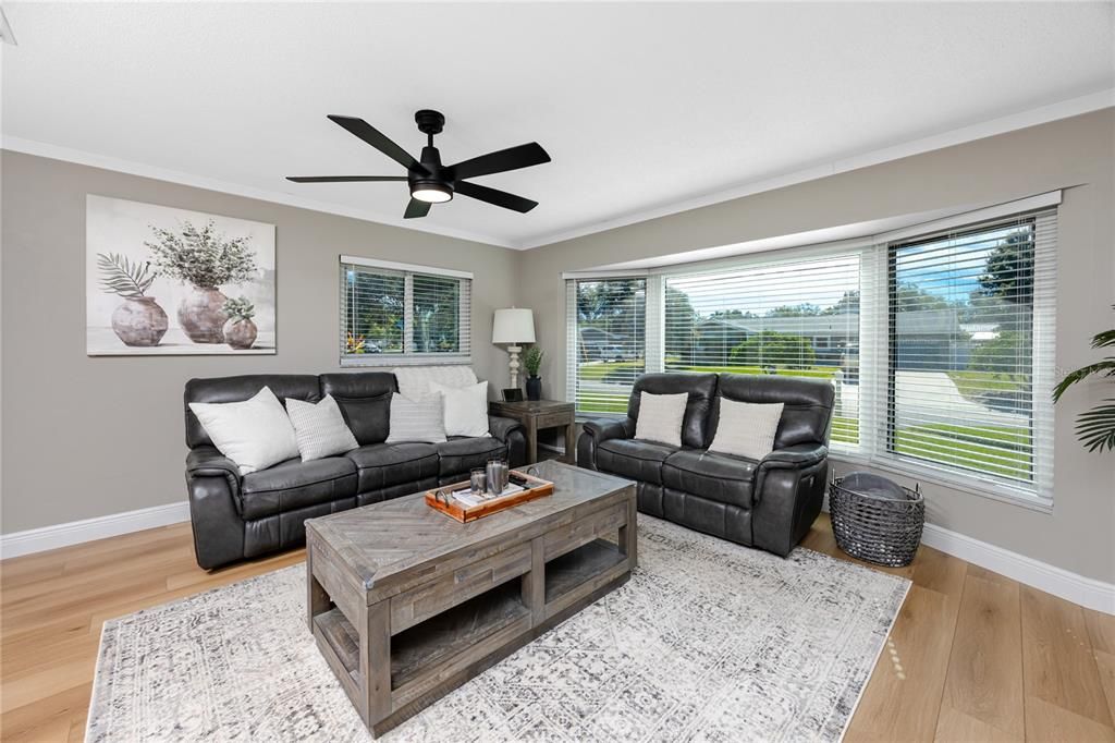 合同活跃: $459,900 (3 贝兹, 2 浴室, 1459 平方英尺)