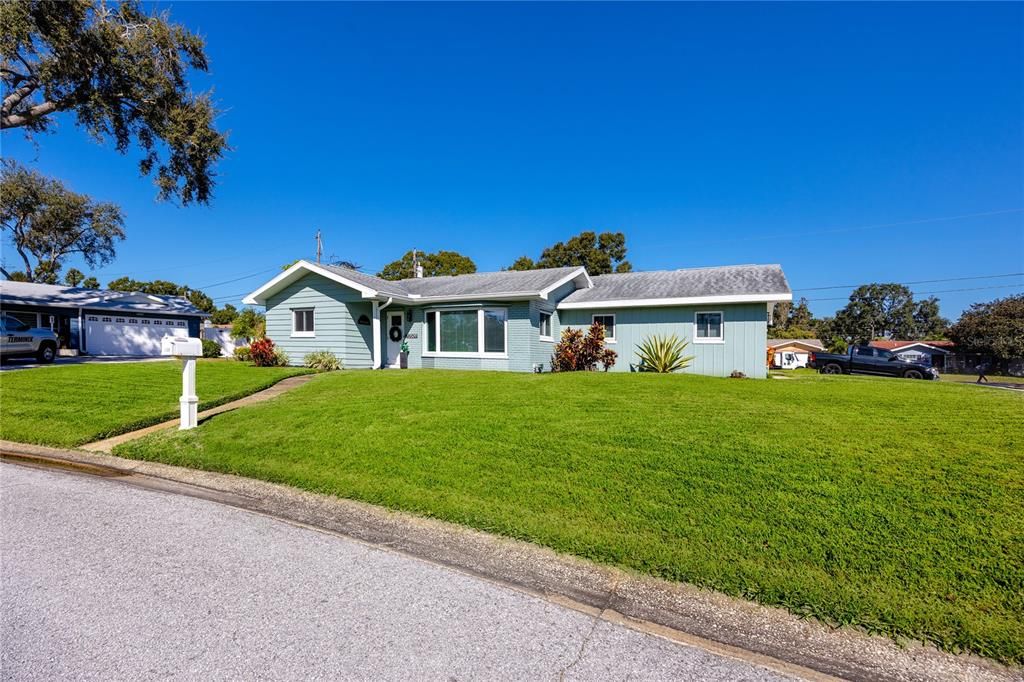 合同活跃: $459,900 (3 贝兹, 2 浴室, 1459 平方英尺)