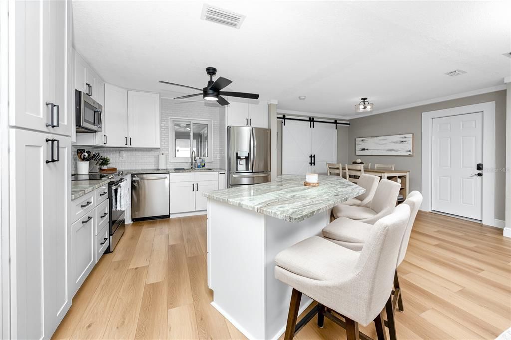 合同活跃: $459,900 (3 贝兹, 2 浴室, 1459 平方英尺)