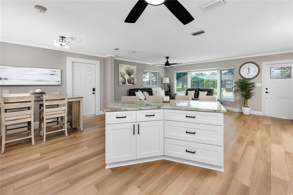 合同活跃: $459,900 (3 贝兹, 2 浴室, 1459 平方英尺)