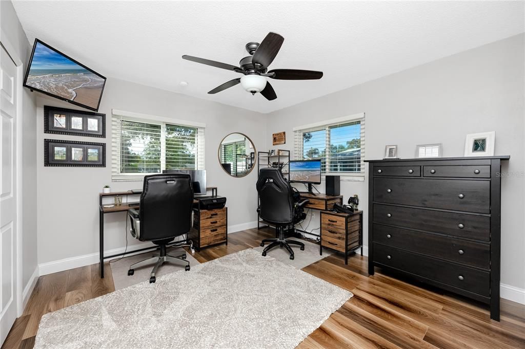 合同活跃: $459,900 (3 贝兹, 2 浴室, 1459 平方英尺)