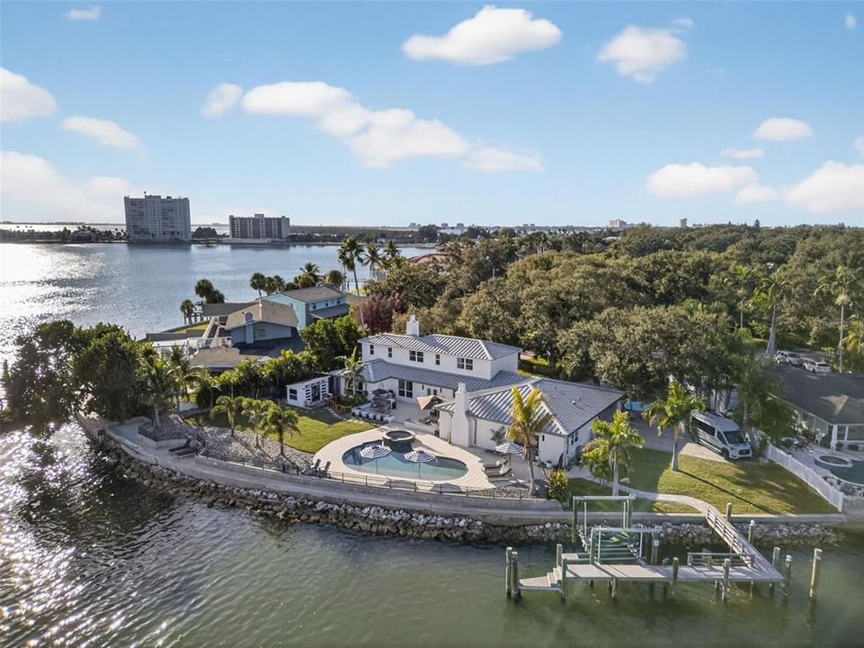 На продажу: $2,499,000 (4 спален, 4 ванн, 3699 Квадратных фут)