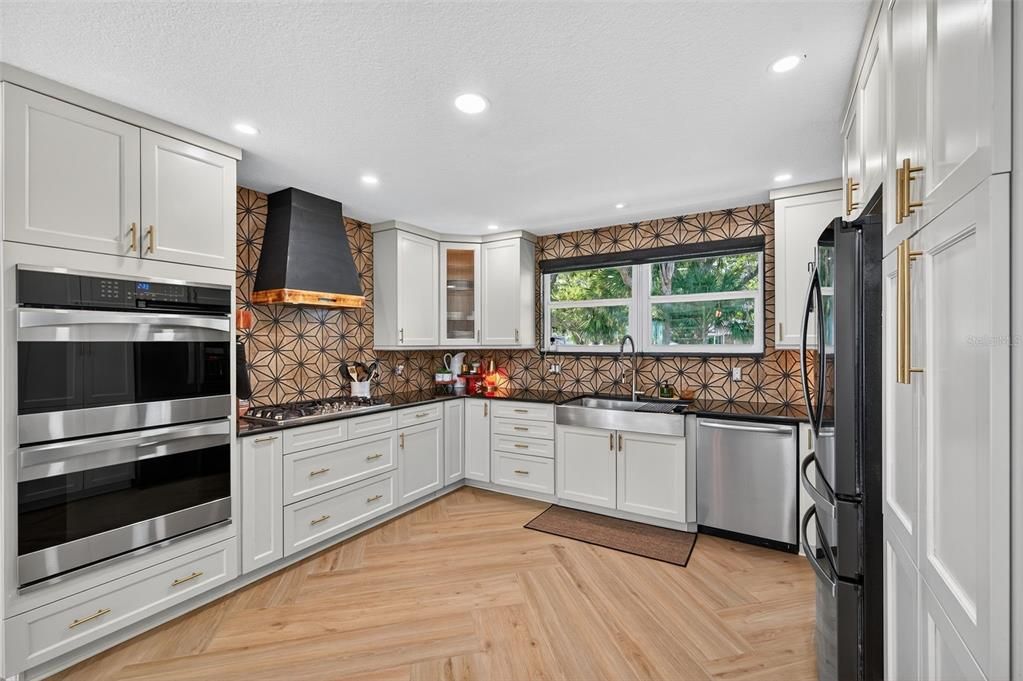 На продажу: $2,499,000 (4 спален, 4 ванн, 3699 Квадратных фут)