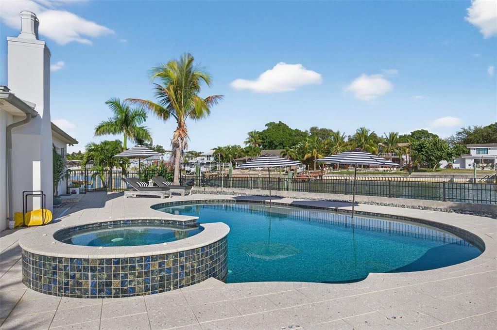 На продажу: $2,499,000 (4 спален, 4 ванн, 3699 Квадратных фут)