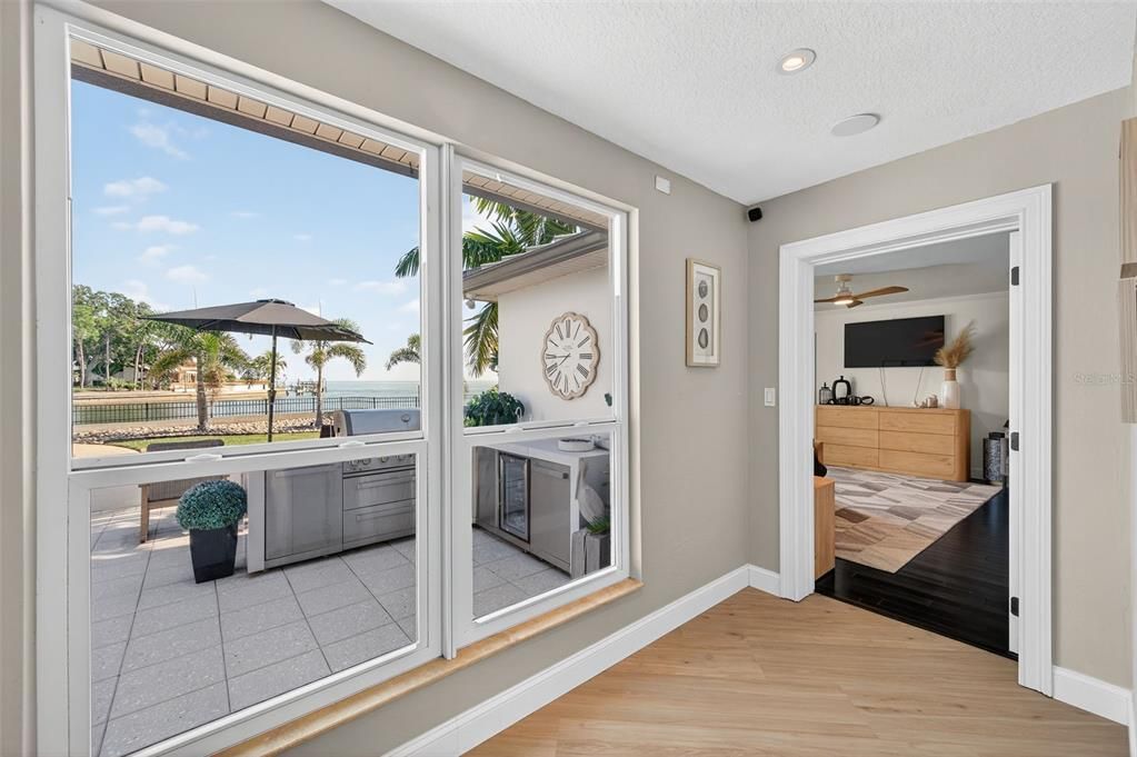 На продажу: $2,499,000 (4 спален, 4 ванн, 3699 Квадратных фут)