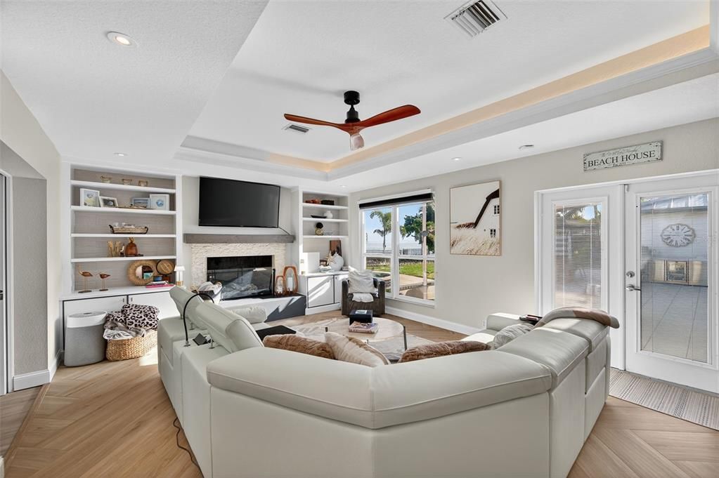 На продажу: $2,499,000 (4 спален, 4 ванн, 3699 Квадратных фут)