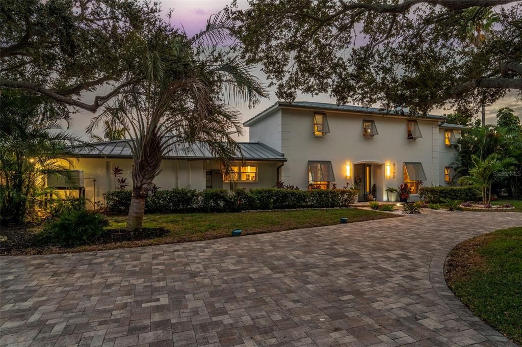 На продажу: $2,499,000 (4 спален, 4 ванн, 3699 Квадратных фут)