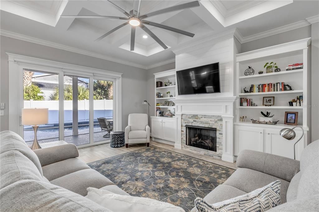 En Venta: $1,300,000 (4 camas, 2 baños, 2440 Pies cuadrados)