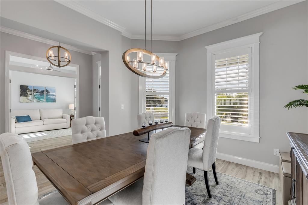 En Venta: $1,300,000 (4 camas, 2 baños, 2440 Pies cuadrados)