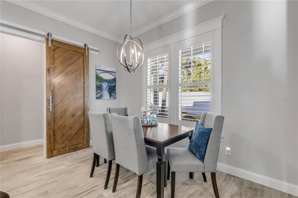 En Venta: $1,300,000 (4 camas, 2 baños, 2440 Pies cuadrados)