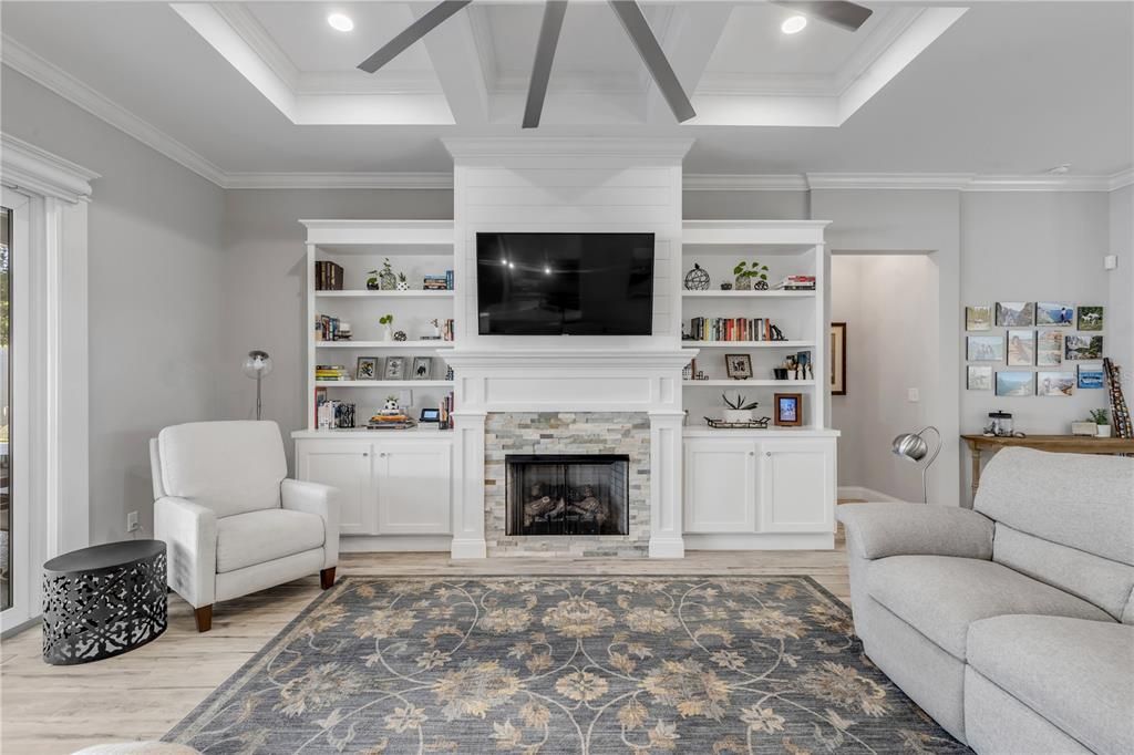 En Venta: $1,300,000 (4 camas, 2 baños, 2440 Pies cuadrados)