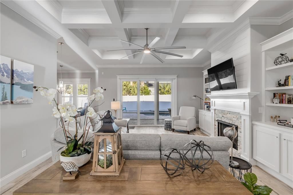 En Venta: $1,300,000 (4 camas, 2 baños, 2440 Pies cuadrados)