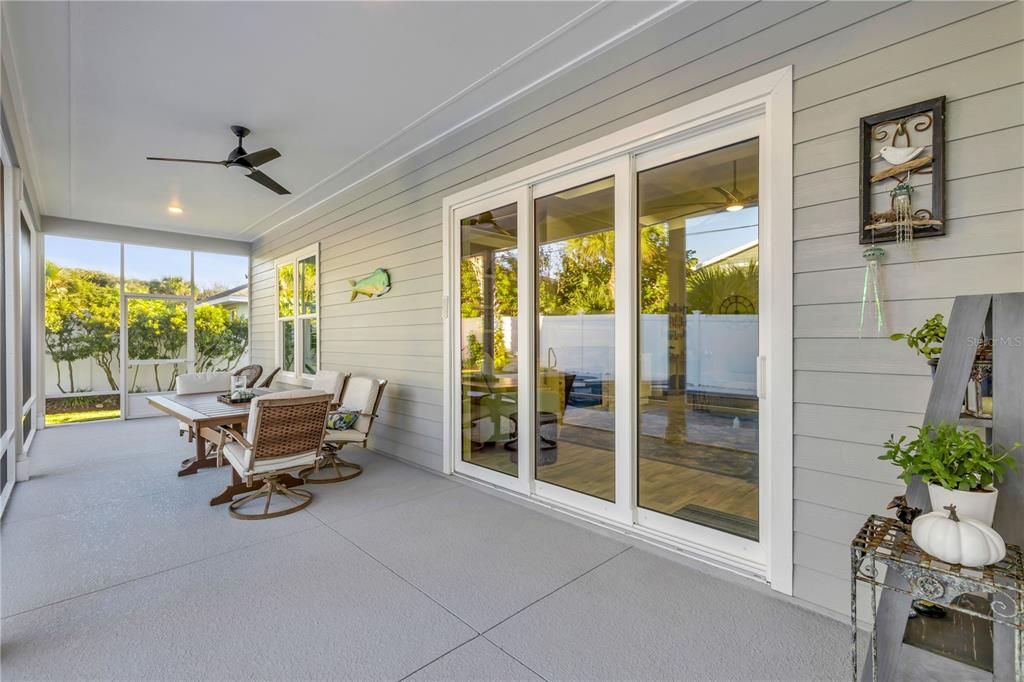 En Venta: $1,300,000 (4 camas, 2 baños, 2440 Pies cuadrados)