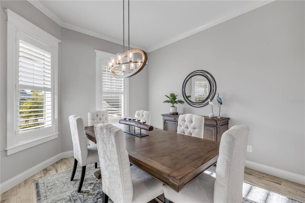 En Venta: $1,300,000 (4 camas, 2 baños, 2440 Pies cuadrados)