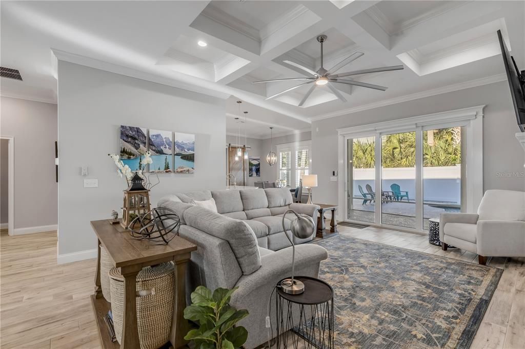 En Venta: $1,300,000 (4 camas, 2 baños, 2440 Pies cuadrados)